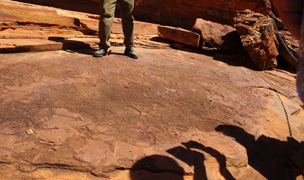 Wallace-Rockhole-carvings